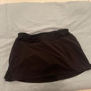 Black lululemon skirt